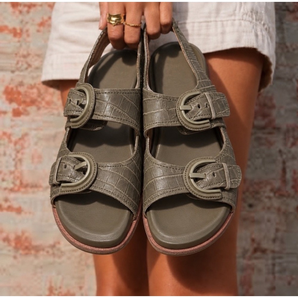 Söfft Adalia Women's Size 10M Olive Croc Embossed Leather Buckle Sandals